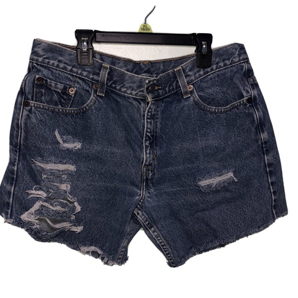 Womens Levi’s Ripped Shorts Size 13s - Picture 2 of 10